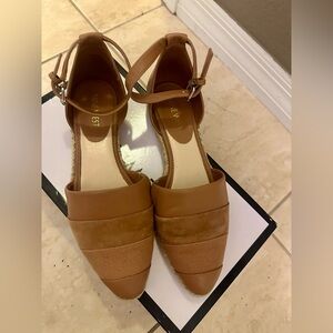 Nine West flat espadrilles size 5.5 camel color